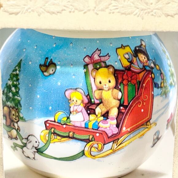 Hallmark Unbreakable Baby’s First Christmas Satin Ornament Tree-Trimmer 1979 - Picture 5 of 7